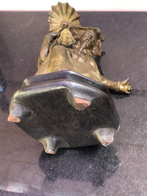 Amazing heavy cast bronze Chinese figurine on a wooden base
