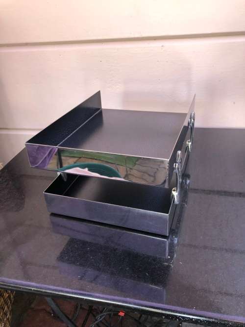 LATE ENTRY !!!!!  Carrol Boyes (1954 - 2019) Functional Art !!! - Man Pattern Paper Tray Set