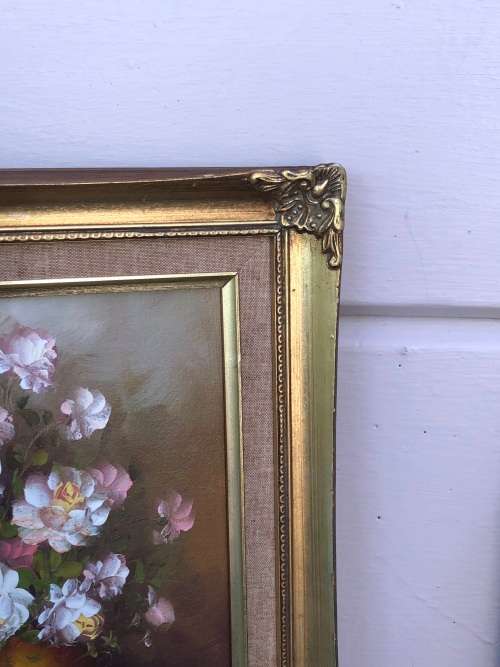 ROBERT COX (1934 - 2001) GILT FRAMED ORIGINAL OIL ON BOARD STILL LIFE OF FLOWERS