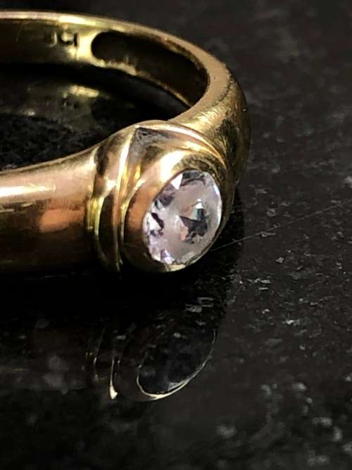 WOW !!! STUNNING 9ct YELLOW GOLD WITH CUBIC ZIRCONIA FASHION RING - SIZE O - 2.38 g