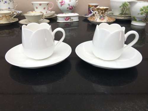 Collectors !!! Ultra Rare ALESSI Porcelain Demitasse / Mocha pair of Tulip Pattern Cups and Saucers