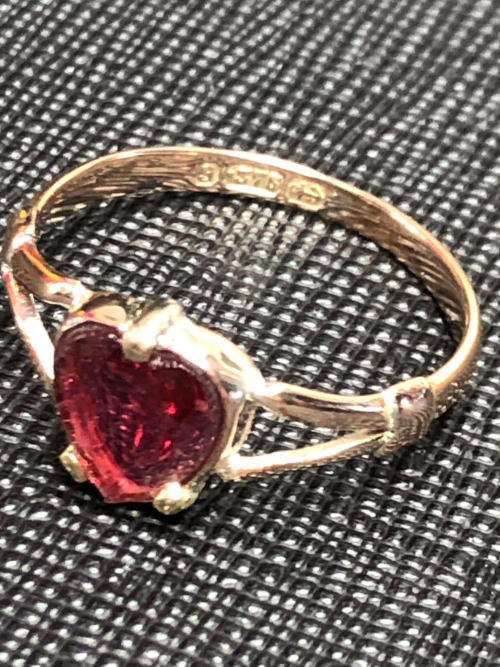 WHAT A BEAUTY !! STUNNING VINTAGE BIRMINGHAM 9ct YELLOW GOLD KUNZITE HEART RING - 1.86g - SIZE O 1/2