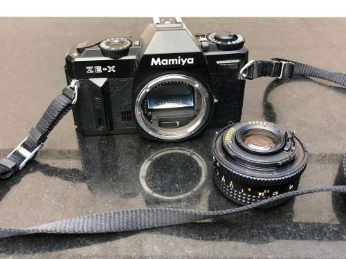 MAMIYA ZE-X SLR FILM CAMERA c1981 WITH FLASH AND USER MANUAL - WORKING