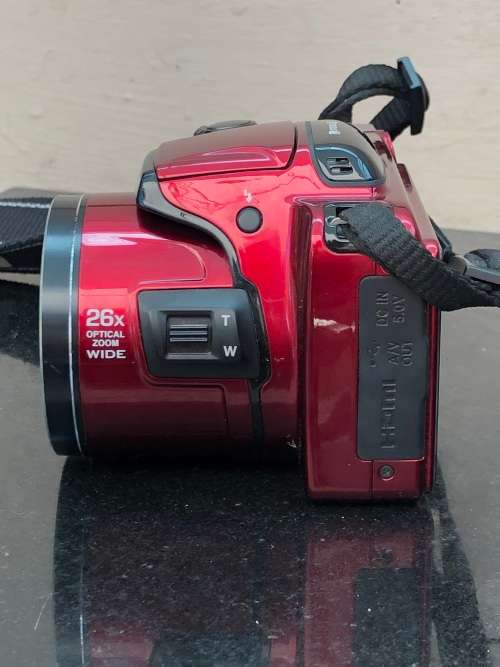 NIKON COOLPIX L810 COMPACT DIGITAL CAMERA 16.1mp - COMES WITH A CAMERA BAG - WORKING 100%