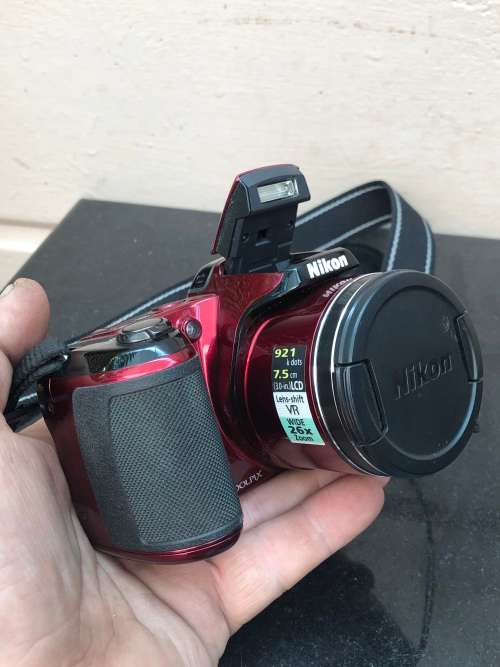 NIKON COOLPIX L810 COMPACT DIGITAL CAMERA 16.1mp - COMES WITH A CAMERA BAG - WORKING 100%