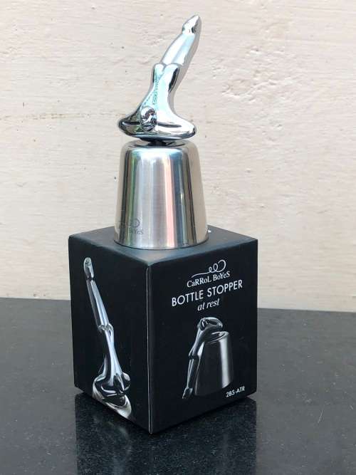 CARROL BOYES (1954 - 2019) ORIGINAL AT REST BOTTLE STOPPER IN ORIGINAL BOX - LIKE NEW !!!
