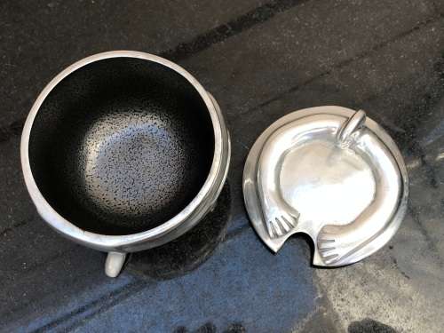 CARROL BOYES (1954 - 2019) PICASSO PATTERN HEAVY LIDDED SUGAR BOWL - CLEARLY MARKED