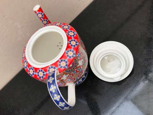 MAXWELL AND WILLIAMS TEA`s AND C`s ISFARA TEA OR COFFEE POT - STUNNING DESIGN