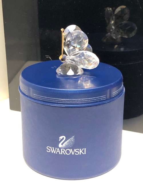 SMALL SWAROVSKI CRYSTAL BUTTERFLY IN AN ORIGINAL BOX - MINT CONDITION