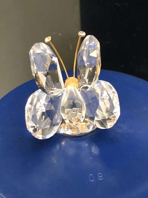 SMALL SWAROVSKI CRYSTAL BUTTERFLY IN AN ORIGINAL BOX - MINT CONDITION