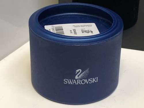 SMALL SWAROVSKI CRYSTAL BUTTERFLY IN AN ORIGINAL BOX - MINT CONDITION