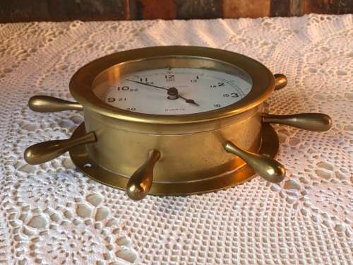 HEAVY SOLID BRASS SHIPS WHEEL PORTAL CLOCK WITH QUARTZ MOVEMENT - WORKING 100%