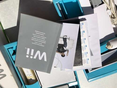 WII WHITE CONSOLE IN THE BOX WORKING 100% WITH NUNCHUCKS AND ONE CONTROLLER