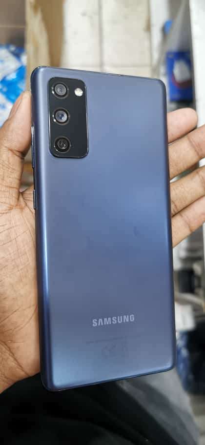 SAMSUNG GALAXY S20 FE 128GIG PRE-OWNED ALMOST LIKE NEW