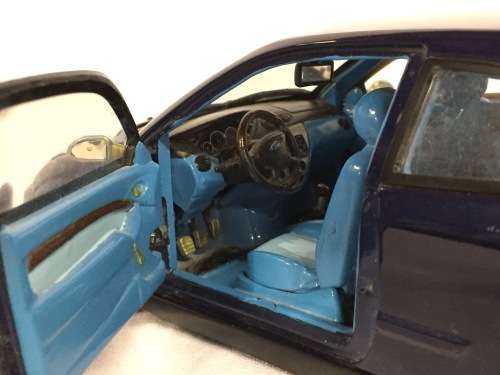 Ford Focus model car by Motor Max - scale 1/18