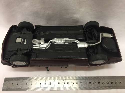 AutoArt Mercedes-Benz 190E 20 model car - scale 1/18