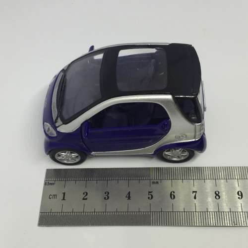 Maisto Smart City-Coupe toy car - scale 1/33 - pull back action