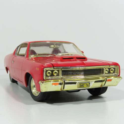 Road signature 1970 AMC Rebel model car - Scale 1/18 - Left front suspension support arm broken