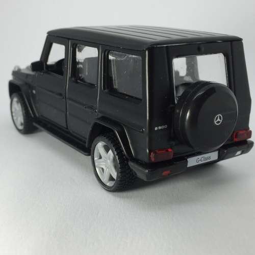 Maisto Mercedes-Benz G-Class model car - scale 1/41 - pull back action