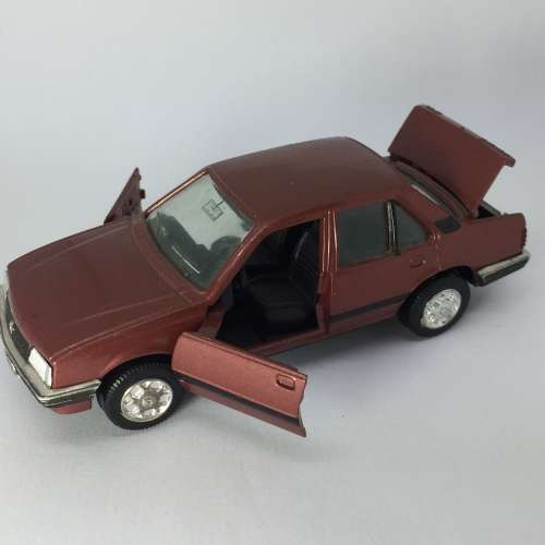 Gama Opel Ascona model toy car - scale 1/43