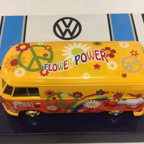 Motor Max Volkswagen Type 2 delivery van - Flower Power design - Scale 1/24 - in box