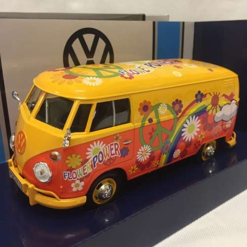 Motor Max Volkswagen Type 2 delivery van - Flower Power design - Scale 1/24 - in box