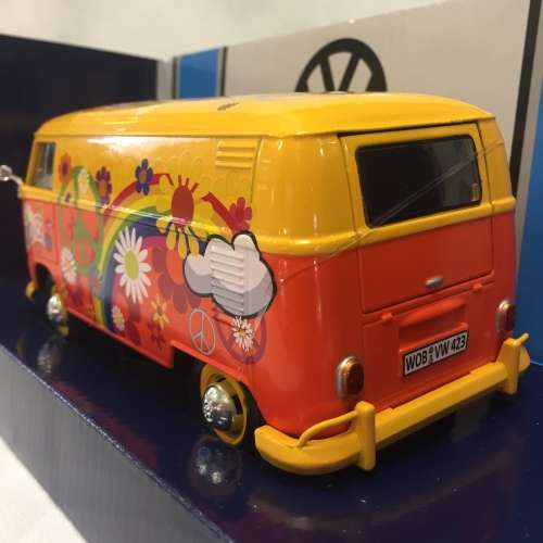 Motor Max Volkswagen Type 2 delivery van - Flower Power design - Scale 1/24 - in box