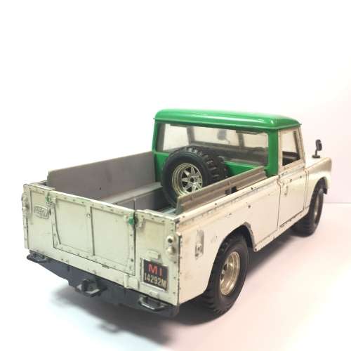 Bburago Land Rover model car - scale 1/24