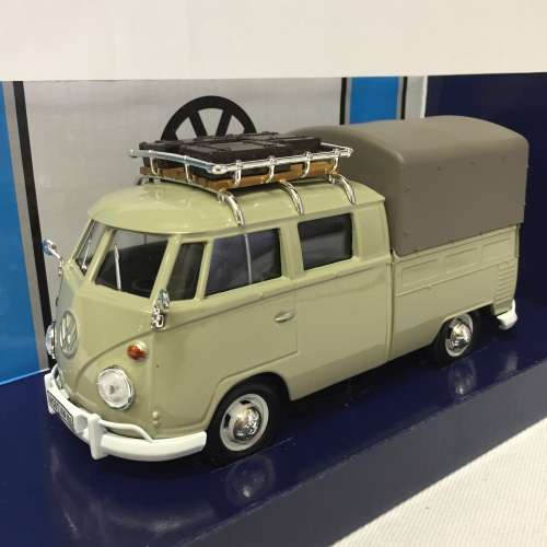 MotorMax Volkswagen Type 2 Double cab pickup van - scale 1/24 in box