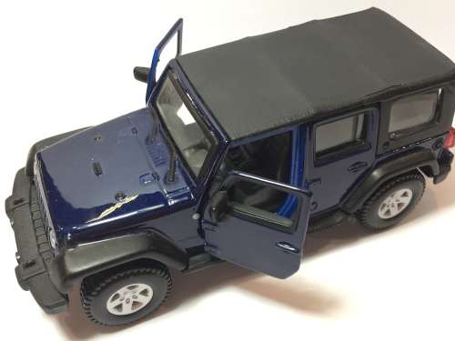 Bburago Jeep Wrangler Unlimited Rubicon model car - scale 1/32