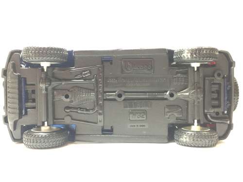 Bburago Jeep Wrangler Unlimited Rubicon model car - scale 1/32