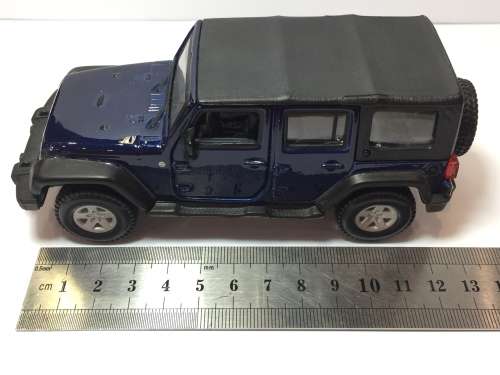 Bburago Jeep Wrangler Unlimited Rubicon model car - scale 1/32