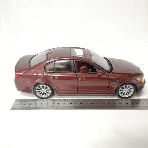 Maisto BMW M5 model car - scale 1/18