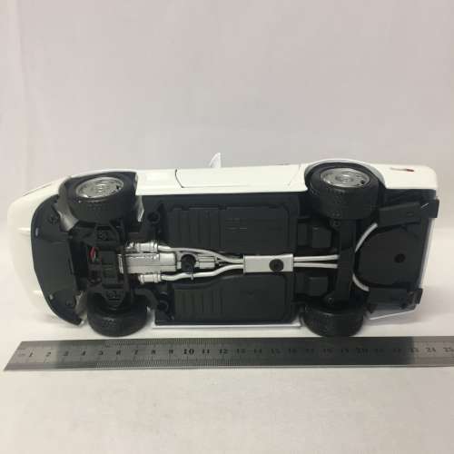 Maisto 1992 Corvette ZR-1 model car - scale 1/18