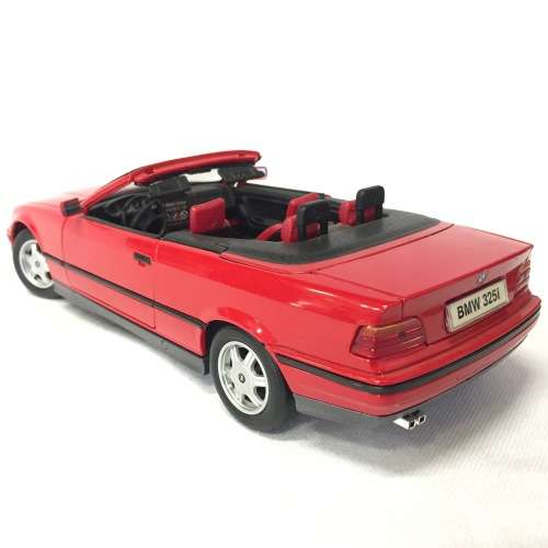 Maisto 1993 BMW 325i convertible model car - scale 1/18