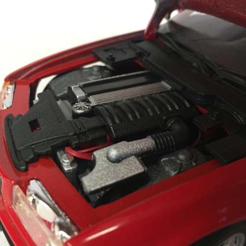 Maisto 1993 BMW 325i convertible model car - scale 1/18