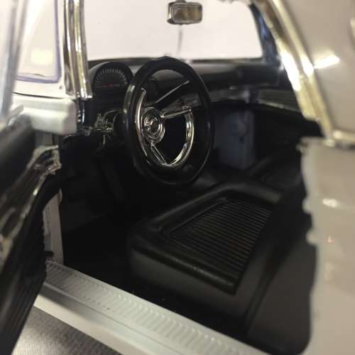 Motor Max 1956 Ford Thunderbird model car - scale 1/18