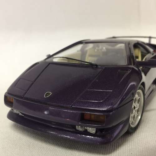 Bburago 1990 Lamborghini Diablo model car - scale 1/18