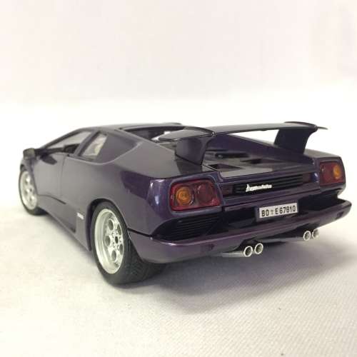 Bburago 1990 Lamborghini Diablo model car - scale 1/18