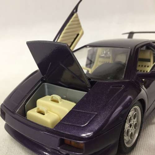 Bburago 1990 Lamborghini Diablo model car - scale 1/18
