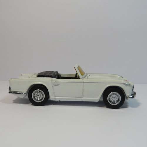 Matchbox Dinky 1965 Triumph TR4 A - IRS model car - 1990 issue