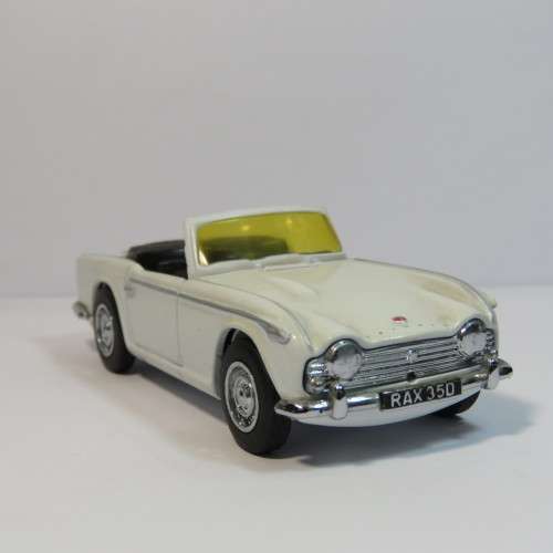 Matchbox Dinky 1965 Triumph TR4 A - IRS model car - 1990 issue