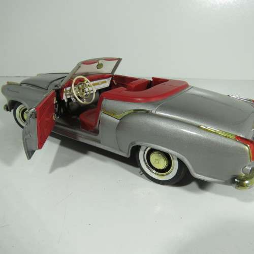 Revell Borgward Isabella model car - Scale 1/18