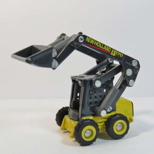 ERTL New Holland LS170 skid steer loader model - Scale 1/64