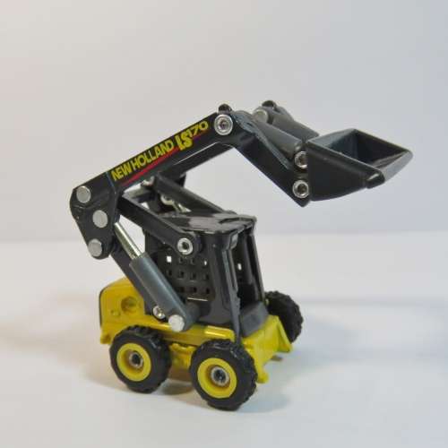 ERTL New Holland LS170 skid steer loader model - Scale 1/64