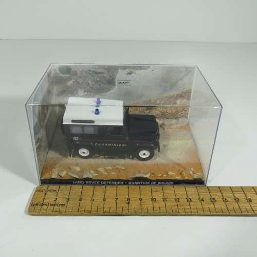 James Bond 007 - Land Rover Defender police car - Quantum of Solace