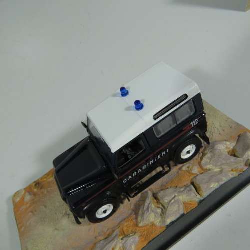 James Bond 007 - Land Rover Defender police car - Quantum of Solace