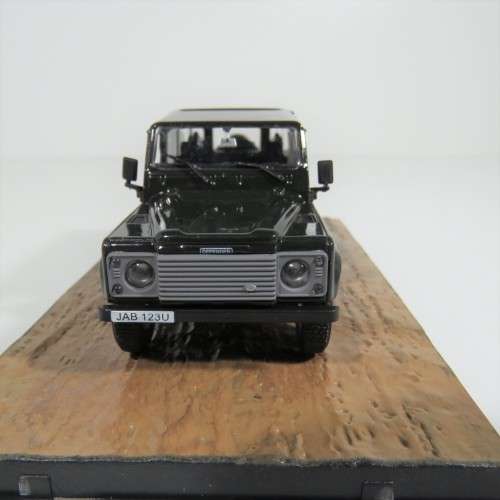 James Bond 007 - Land Rover Defender model car - Casino Royale