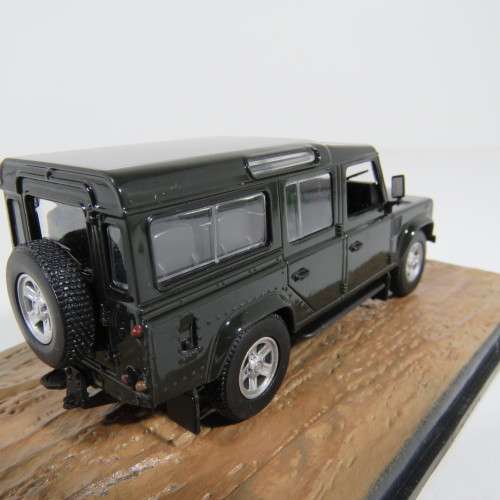 James Bond 007 - Land Rover Defender model car - Casino Royale