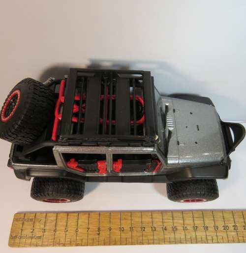 Maisto off-road kings 2015 Jeep Wrangler unlimited model car - Scale 1/24